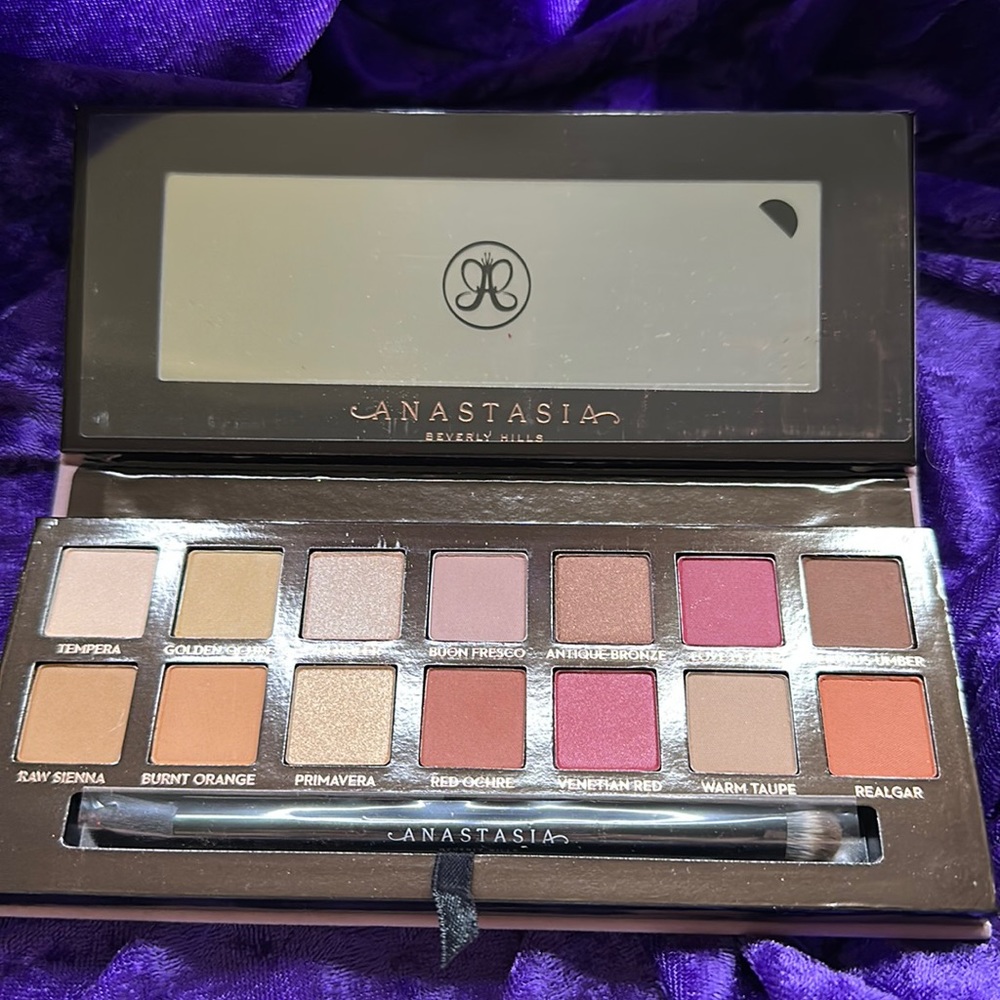 ***BRAND NEW*** Anastasia Beverly Hills Modern Renaissance Eyeshadow Palette